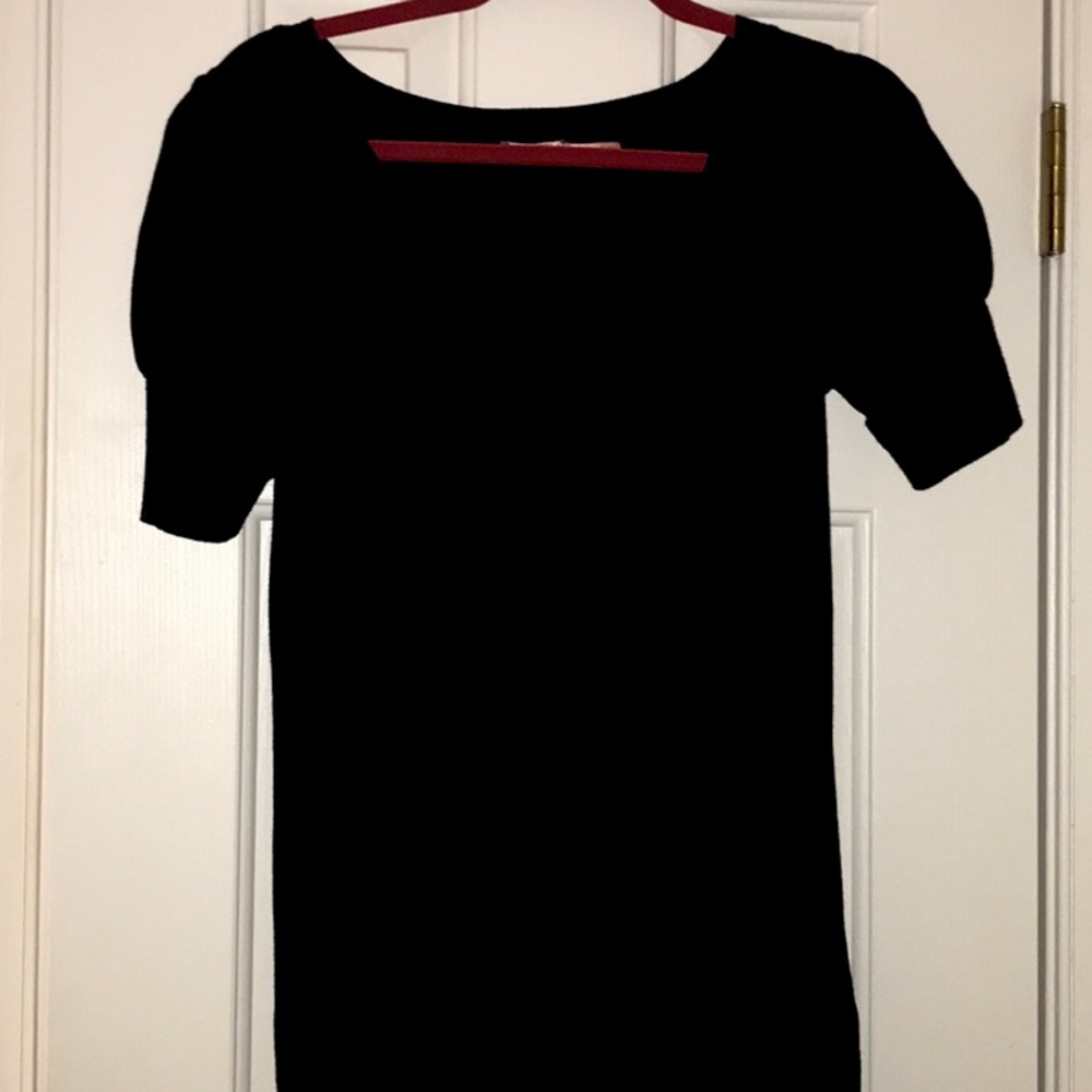 Black v neck with banded sleeves and bottom